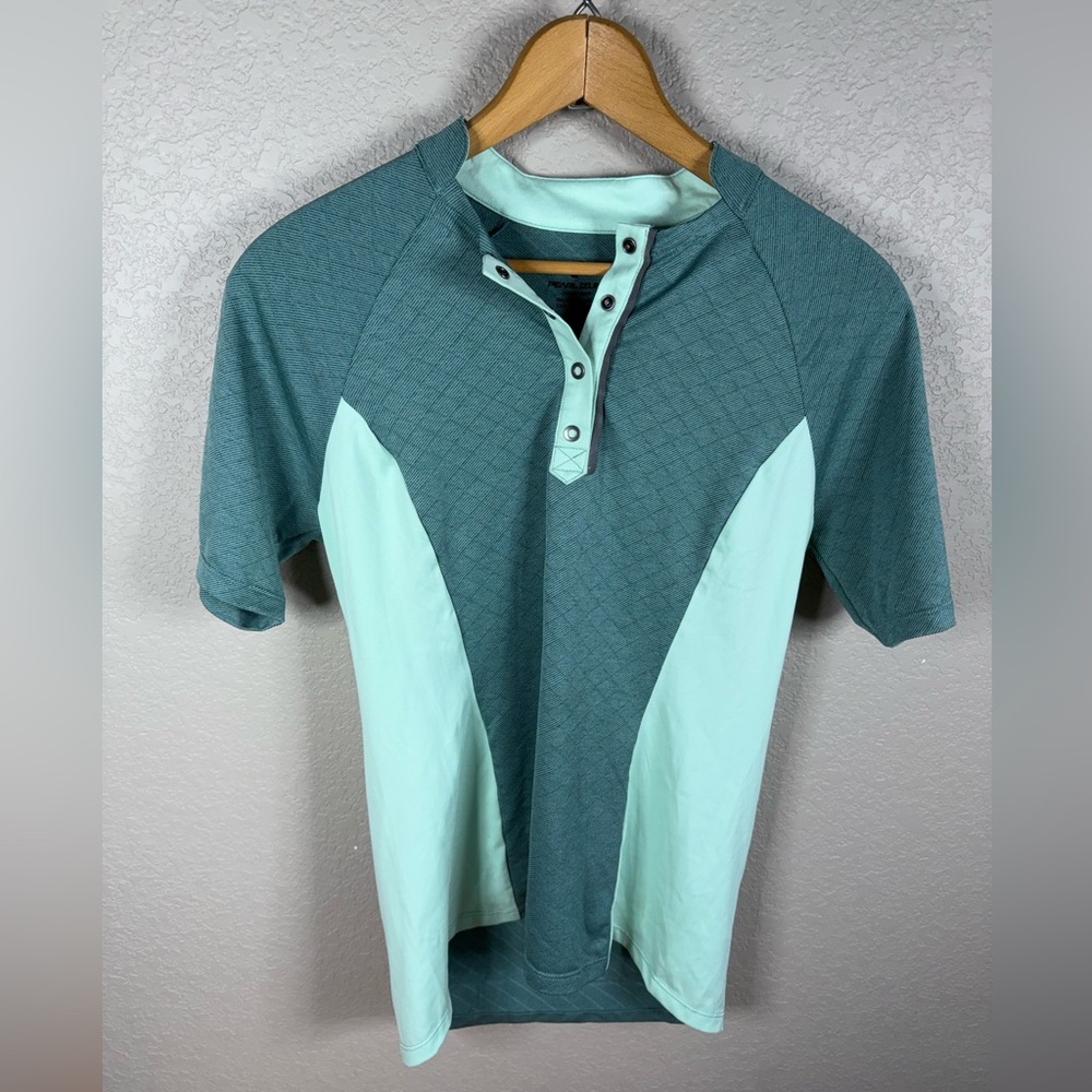 NWT Pearl iZumi Women’s‎ Shirt